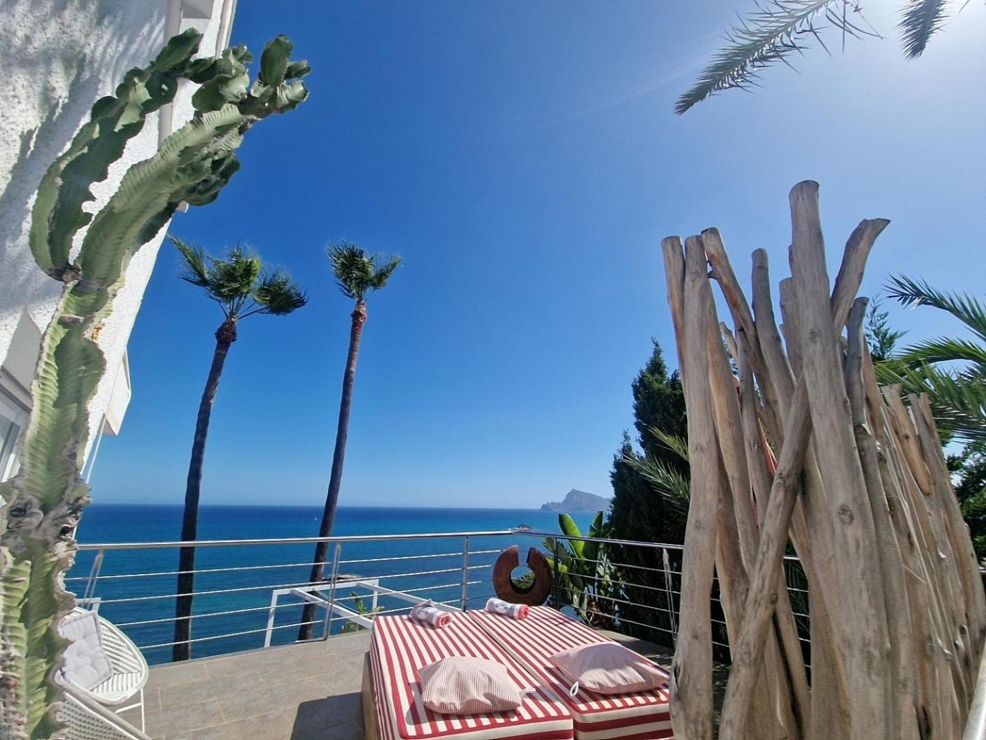 Apartamento de 1 dormitorio con balcón y vistas al mar